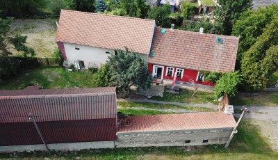 Prodej zemědělské usedlosti, byt 2+1 75 m2, stodola 180 m2, celková plocha pozemku 3430 m2,  Řisuty u Slaného