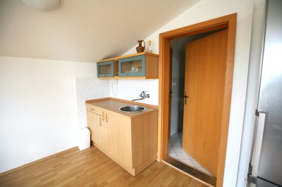 Pronájem kancelářských prostor, 73m2, Vestec- Praha západ