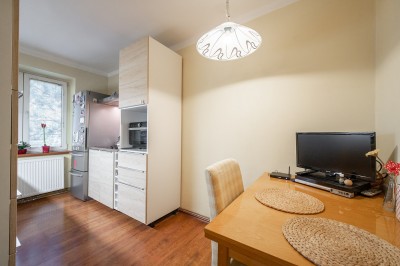 Prodej bytu 2+1/B 66m2, Praha - východ, Odolena Voda, ul. Seifertova