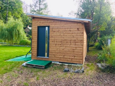 Prodej chatky s č.e. na vlastním pozemku 2084 m2, obec Chyňava oblast Charvátiny. okr Beroun