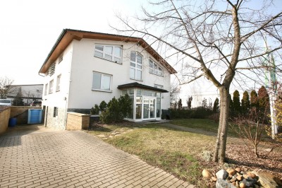 Pronájem skladu, dílny 20m2- Vestec u Prahy