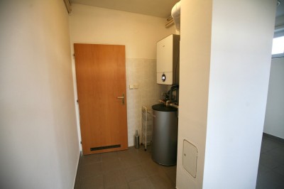 Pronájem skladu, dílny 20m2- Vestec u Prahy