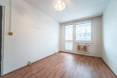 Prodej bytu 3+kk, 65m2, se zasklenou lodžií v ulici Cyprichova - Praha 4