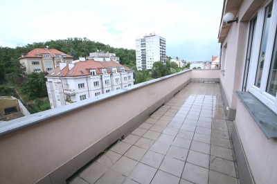 Pronájem bytu 2+1, 60m2 + 18m2 terasa, Praha 5 - Klamovka