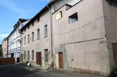Prodej areálu skládající se z kanceláří, skladů a dílen