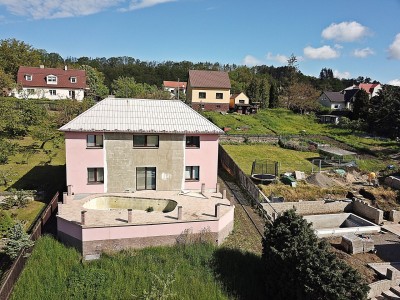 Prodej rodinného domu, 300 m2, s celkovým pozemkem 1470 m2, obec Vráž u Berouna