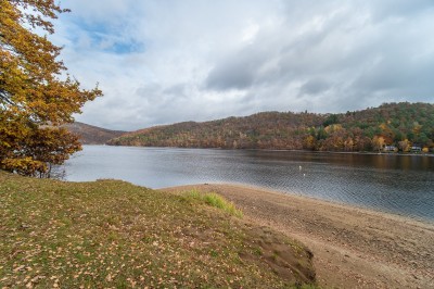 Prodej RD na pozemku 1895m2 -  Slapy, okr. Praha-západ