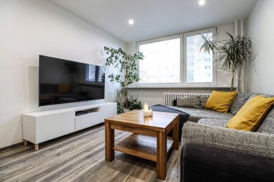 Prodej bytu 3+1, 69m2, s lodžií, ul. Šimonova, Praha