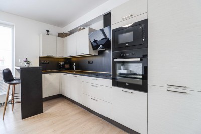 Pronájem bytu 2kk, 48m2, s balkonem a parkovacím stáním, ulice Ječná, Hostivice - Jih