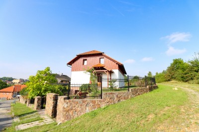 Prodej RD 5 + KK, 190 m2, G, B, s celkovým pozemkem 1418 m2 v Novém Strašecí ulice Buková.