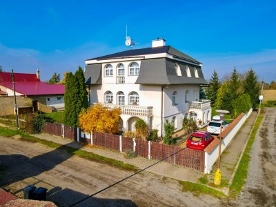 Prodej RD, 6+2, 378 m2, bazén, terasa, pozemek 785 m2, Pchery Theodor, okr. Kladno