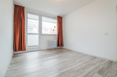 Prodej bytu 4+1, 76 m2, OV, zasklená lodžie, Kladno centrum, ulice Václava Rabase