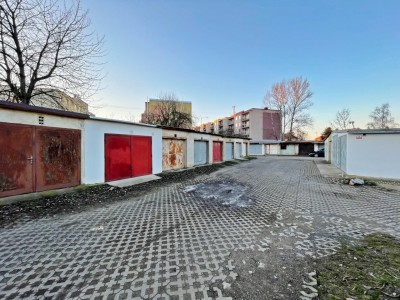 Prodej garáže 20 m2, ulice Nad Parkem, Zbraslav
