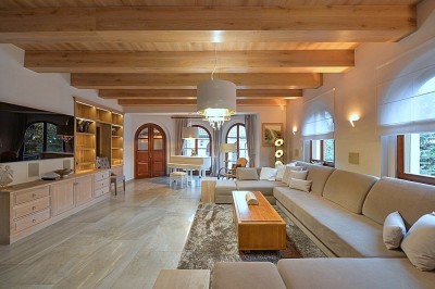 Prodej luxusní vily 5+1 a 3+1, pozemek 5 772m2, Praha - východ
