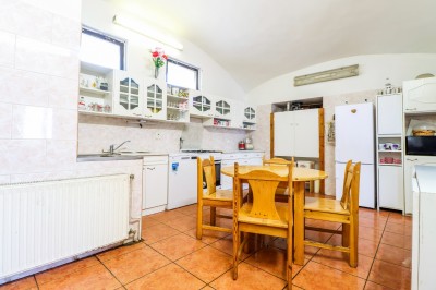 Prodej RD 420 m2 s pozemkem 3028 m2, Veliká Ves, okr. Chomutov