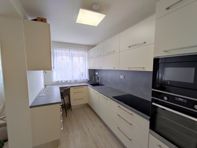 Pronájem bytu 2+1 65 m2, Dobnerova, Praha