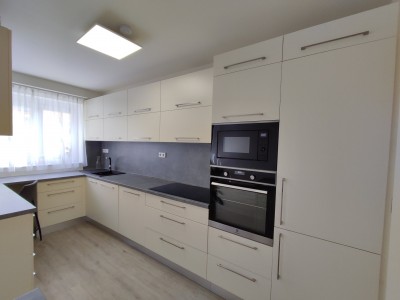 Pronájem bytu 2+1 65 m2, Dobnerova, Praha