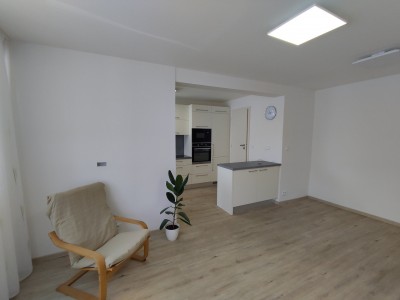 Pronájem bytu 2+1 65 m2, Dobnerova, Praha