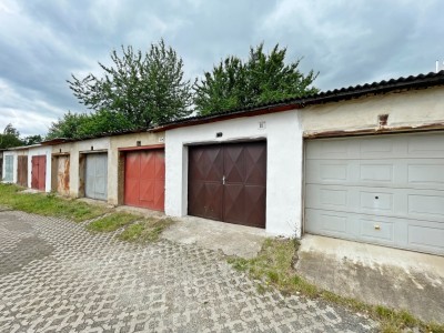 Prodej garáže 23 m2,  ulice Nad Parkem, Zbraslav