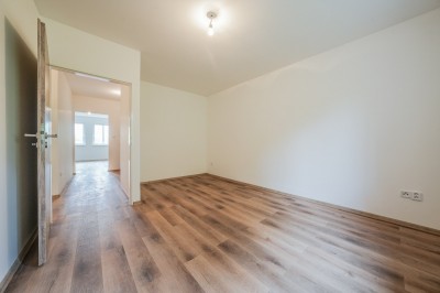 Prodej bytu 2+kk, 54m2 s předzahrádkou, Vinařice