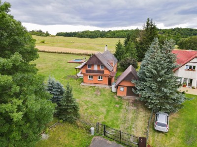 Prodej domu 2x 3+1, pozemek 3205 m2, Vahaneč okr. Karlovy Vary