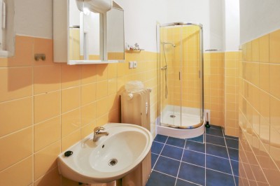 Pronájem bytu 1kk, 30m2, Praha 5- Klamovka
