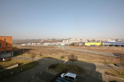 Pronájem bytu 1kk s parkovacím stáním, ulice Radouňova, Praha