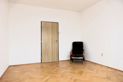Pronájem prostorného 2+1 (65 m2 + sklep), Laurinova, Mladá Boleslav