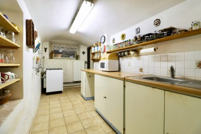 Prodej domu 4+1+stodola 173m2, pozemek 3188m2, obec Černuc, Bratkovice u Velvar