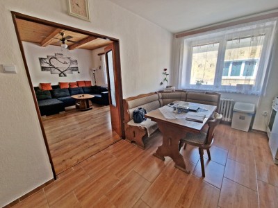 Prodej RD 3+1 se zahradou, terasou a bazénem, Kladno