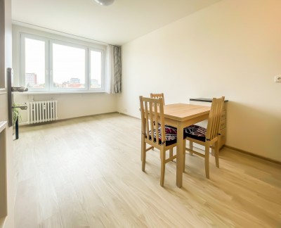 Pronájem, byt 1+kk 28 m2, Jabloňová, Praha 10 - Zahradní Město