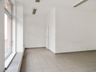 Pronájem nebytového prostoru 42m2 s garážovým stáním, Praha 5- Košíře