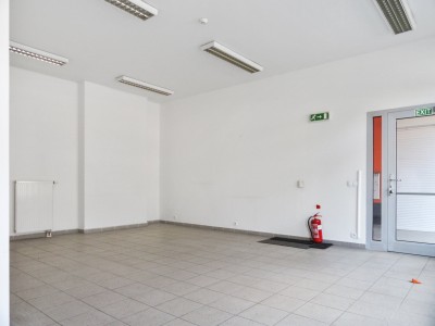 Pronájem nebytového prostoru 42m2 s garážovým stáním, Praha 5- Košíře