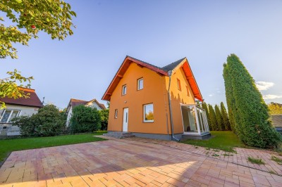 Prodej RD 4+kk, obytná plocha 109 m2, pozemek 426 m2, Praha 21, Újezd nad Lesy