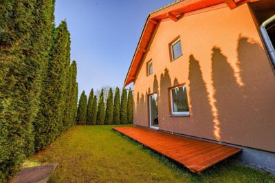 Prodej RD 4+kk, obytná plocha 109 m2, pozemek 426 m2, Praha 21, Újezd nad Lesy