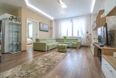 REZERVACE Prodej bytu 4kk+ pracovna, 2 koupelny, celková plocha 145m2, Praha Holešovice