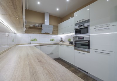 REZERVACE Prodej bytu 4kk+ pracovna, 2 koupelny, celková plocha 145m2, Praha Holešovice