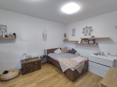 Pronájem bytu 1kk 37m2 se zahrádkou, Praha ul. Sazovická