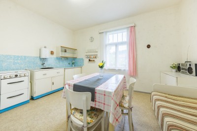 Prodej chalupy s pozemkem 334 m2 v Roztokách u Křivoklátu