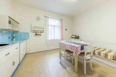Prodej chalupy s pozemkem 334 m2 v Roztokách u Křivoklátu