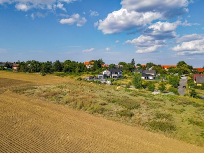 Prodej stavebního pozemku 944m2, Dobříč, okr. Praha západ