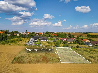 Prodej stavebního pozemku 940m2, Dobříč, okr. Praha-západ