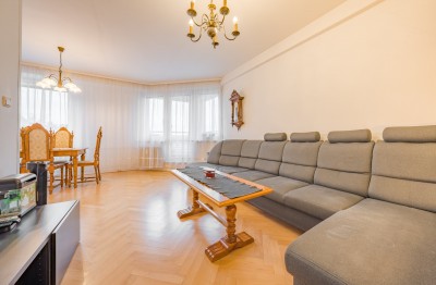 Praha 6 Vokovice, byt 3kk, terasa, lodžie, sklep a garážové stání