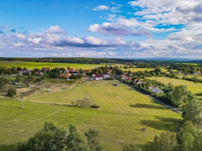 Prodej RD a pozemků 20.100m2 v obci Velká Chmelištná, okres Rakovník