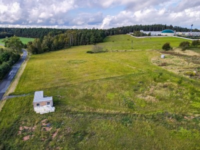Prodej RD a pozemků 20.100m2 v obci Velká Chmelištná, okres Rakovník