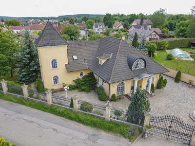 Prodej RD, Vila 7+1/T/B/G, pozemek 1.096 m2, České Budějovice