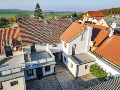 Libečov - RD 5+1, 123 m2, terasa 27 m2, dílna, parkování, pozemek 748 m2