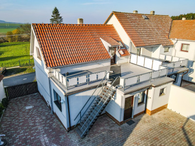 Libečov - RD 4+1 a samostatné 2+kk, 150 m2, terasa 38 m2, dílna, parkování, pozemek 1000 m2