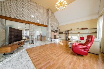 Rodinné sídlo 535 m2 na hranici Křivoklátských lesů, pozemek 3420m2, bazén, wellness