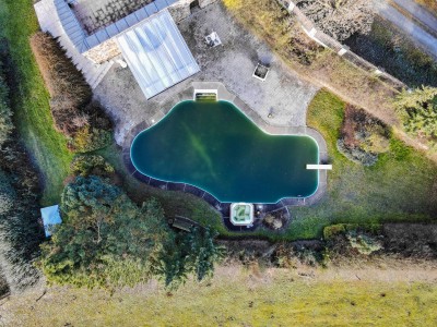 Rodinné sídlo 535 m2 na hranici Křivoklátských lesů, pozemek 3420m2, bazén, wellness